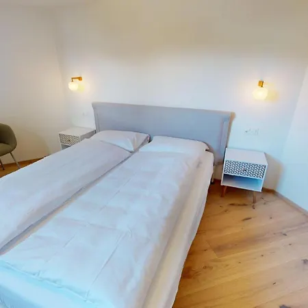 Leonard Apartment