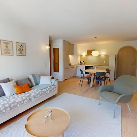Leonard Apartment *